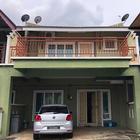 Nice Seremban 2 1/2 Storey House With 4 Rooms Dış mekan fotoğraf